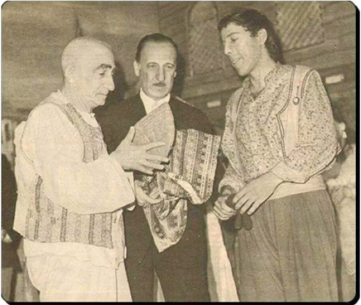 İsmail Dümbüllü'den Münir Özkul'a Kavuk Devir Töreni (1968)